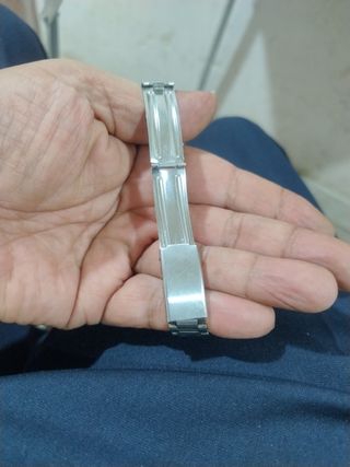 Reloj de pulsera plateado para mujer