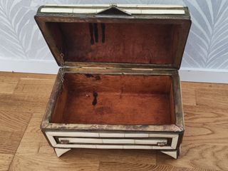 Baúl Joyero Antiguo