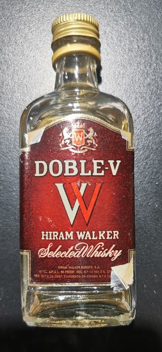 7 bottiglie da collezione assortite