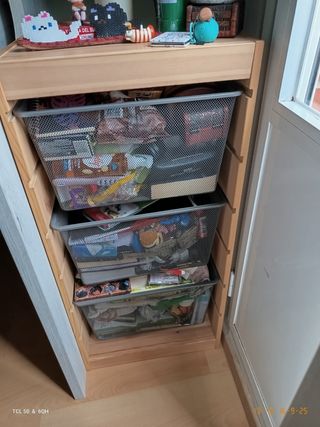 Estantería Ikea con 3 Cestas Metálicas