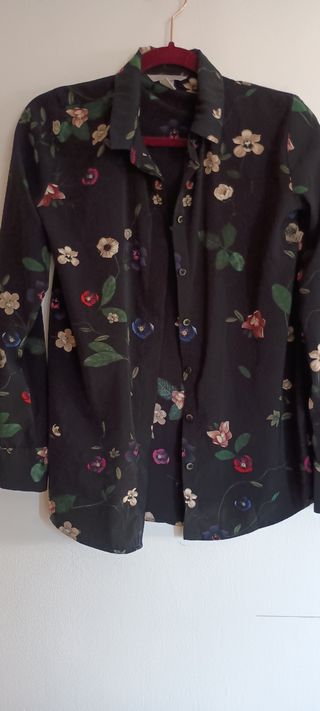 Camisa floral negra mujer