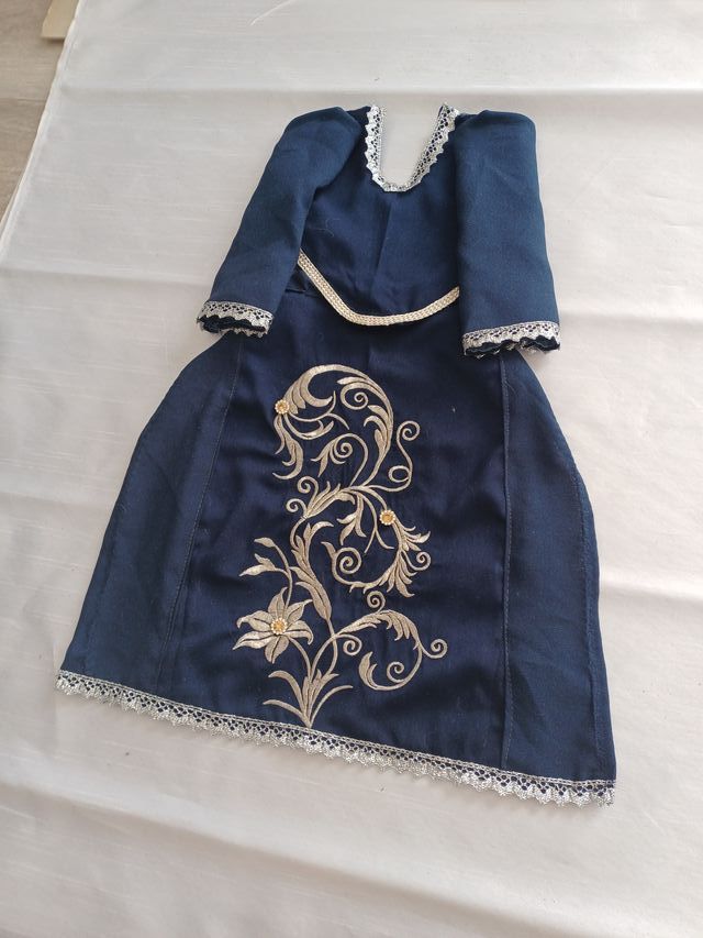 Saya bordada para Virgen (50-60 cm)