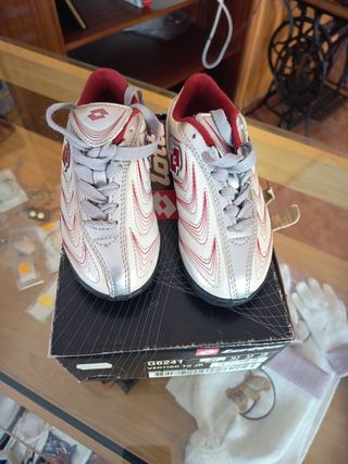 Botas de fútbol sala Lotto Talla 27