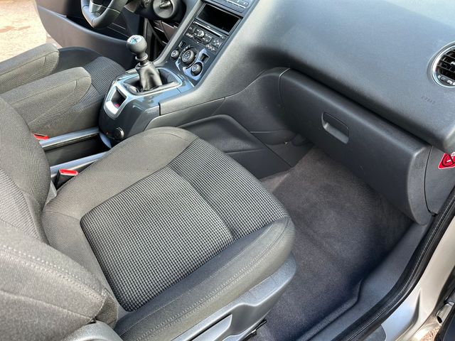 Peugeot 5008 2010