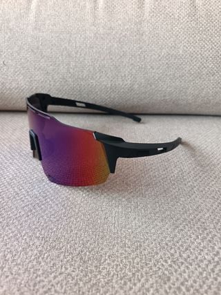 Gafas deportivas con lente espejada
