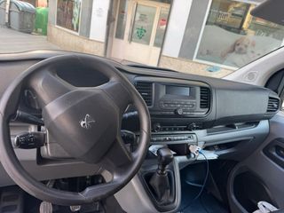 Peugeot Expert 2021