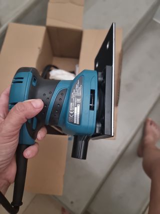 Lijadora de Acabado Makita BO4566