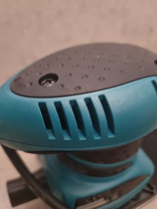 Lijadora de Acabado Makita BO4566