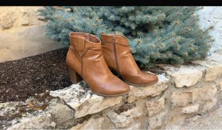 Botines camperos tacón marrón