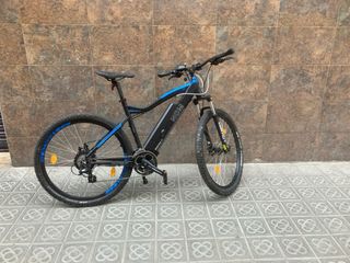 Bicicleta Eléctrica Negra y Azul