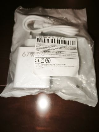 Cargador Xiaomi 67W
+ Cable USB tipo C