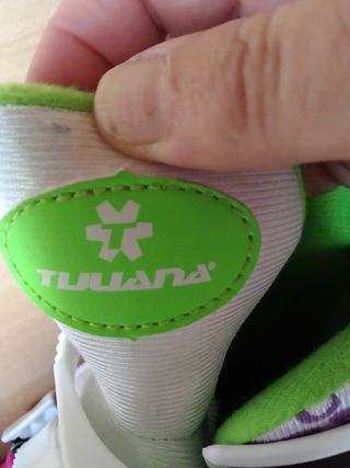 Patines en línea rosas y verdes