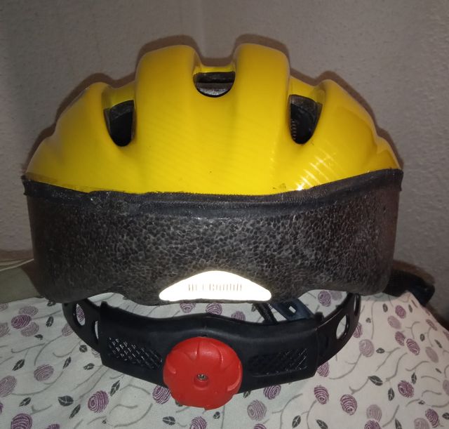 Casco de bici amarillo talla S/M