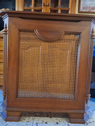 Mueble cubre radiador de cerezo