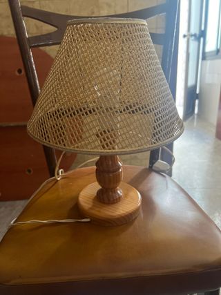 Lámpara de mesa vintage ratán y madera