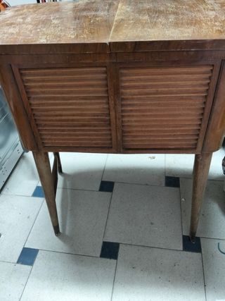 Máquina de coser Alfa antigua