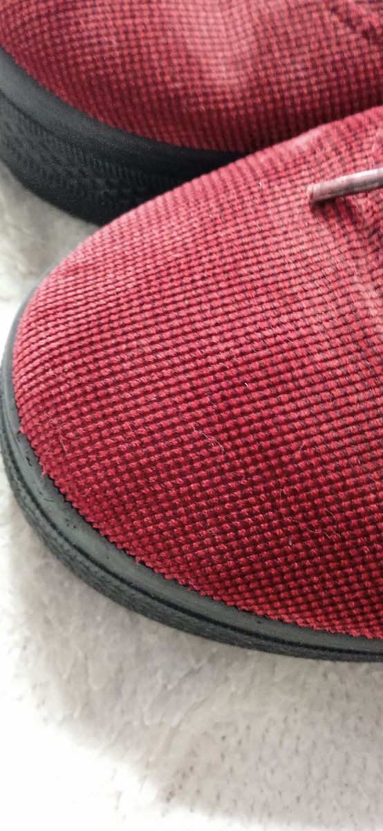 Zapatos rojos de cordones