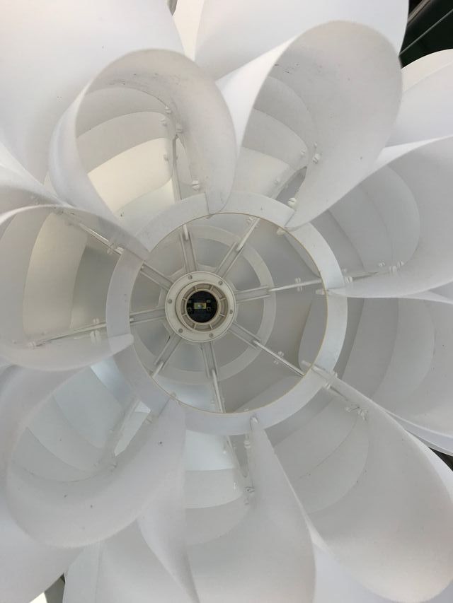 Elegante Lámpara de Techo Blanca