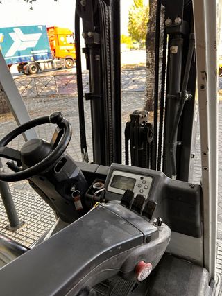 Carretilla elevadora eléctrica