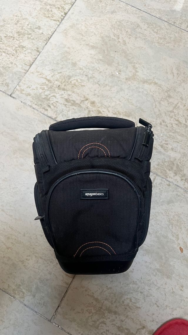 Funda Cámara Amazon Basics Negra