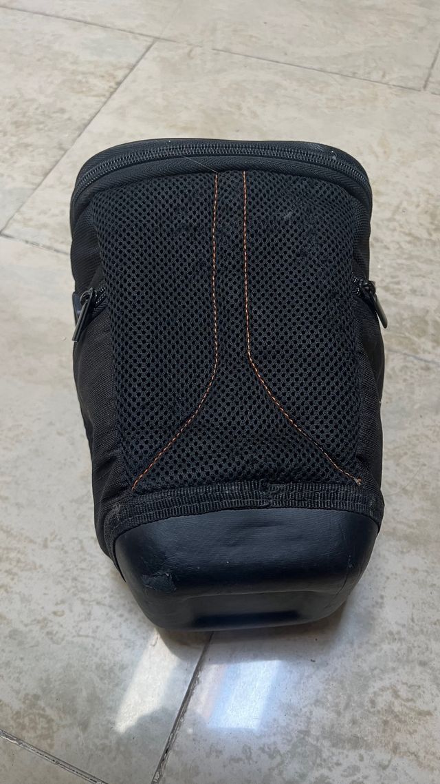 Funda Cámara Amazon Basics Negra