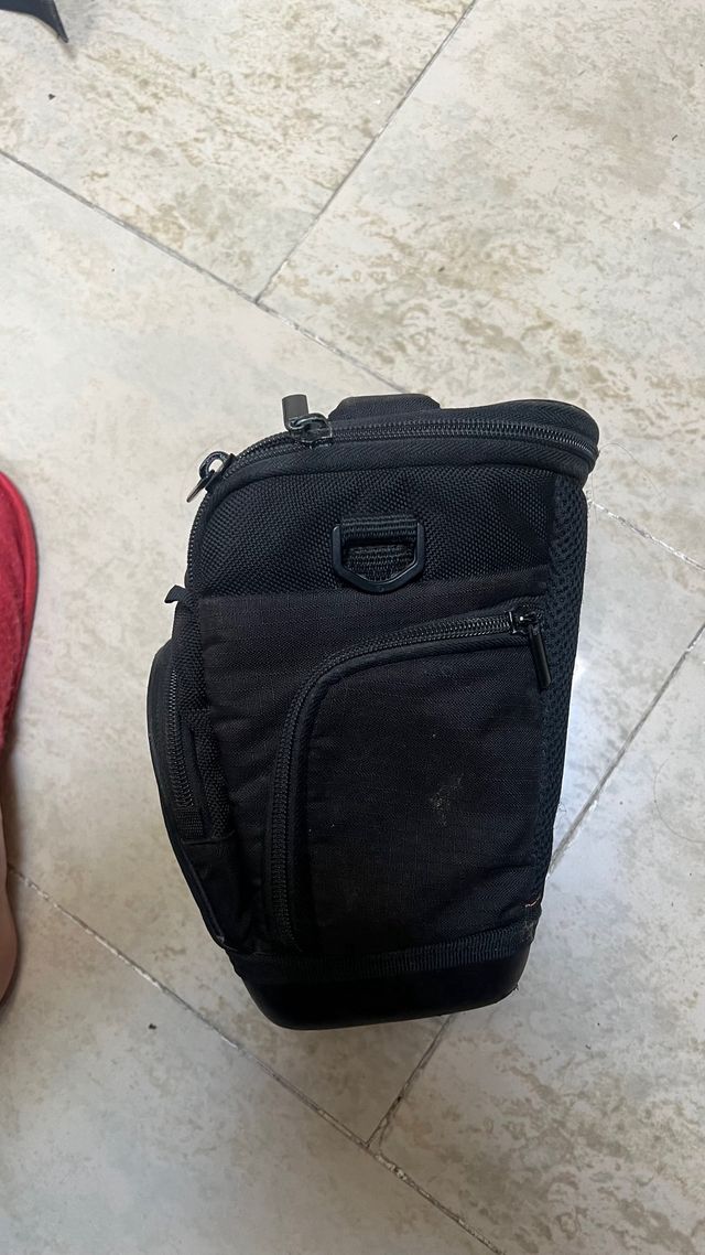 Funda Cámara Amazon Basics Negra