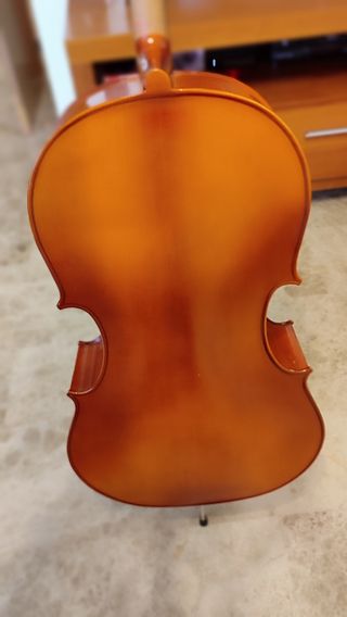 Violonchelo 3/4 en perfecto estado. Nuevo.