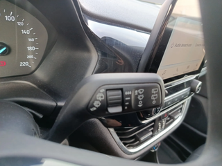 ✔SIN ENTRADA! Ford Fiesta SÓLO 63000KM!