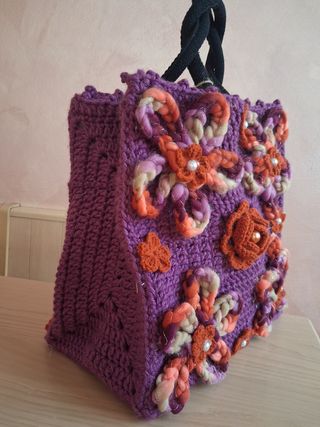 Borsa fatta a mano con fiori