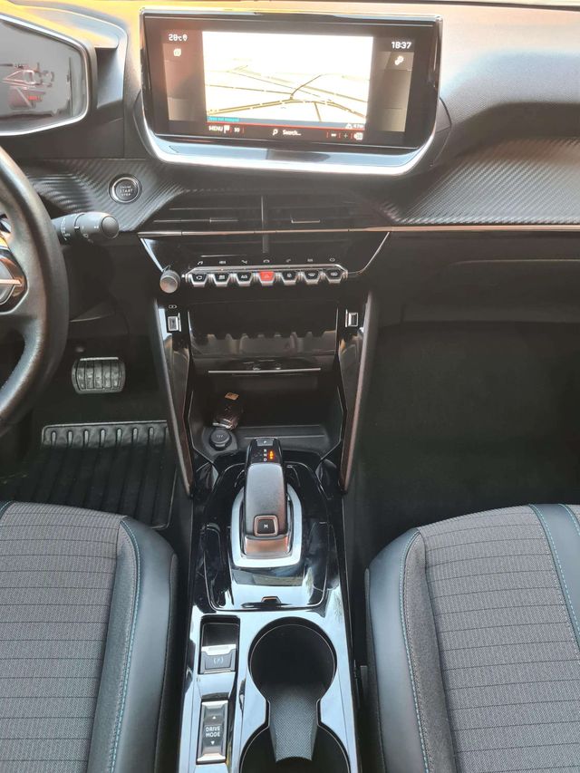 Peugeot 2008 1.2i 130cv. "ALLURE PACK" AUTOMÀTICO