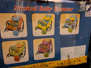 Mecedora musical para bebés verde