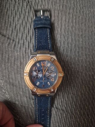 Reloj Guess Dorado y Azul con Correa de Tela