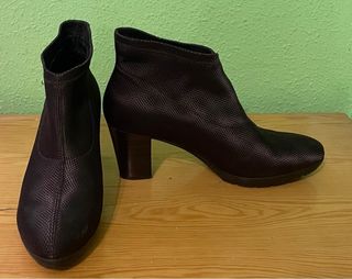 Botines de tacón negros