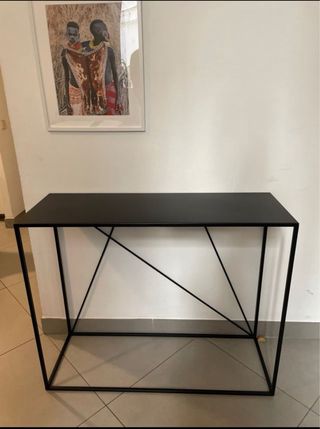 Consola Negra Metálica Maison du Monde.