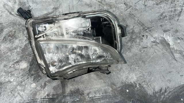 Faro derecho luz diurna Toyota Auris