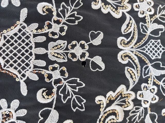 CON DEFECTO. Manteleta y Delantal Fallera.