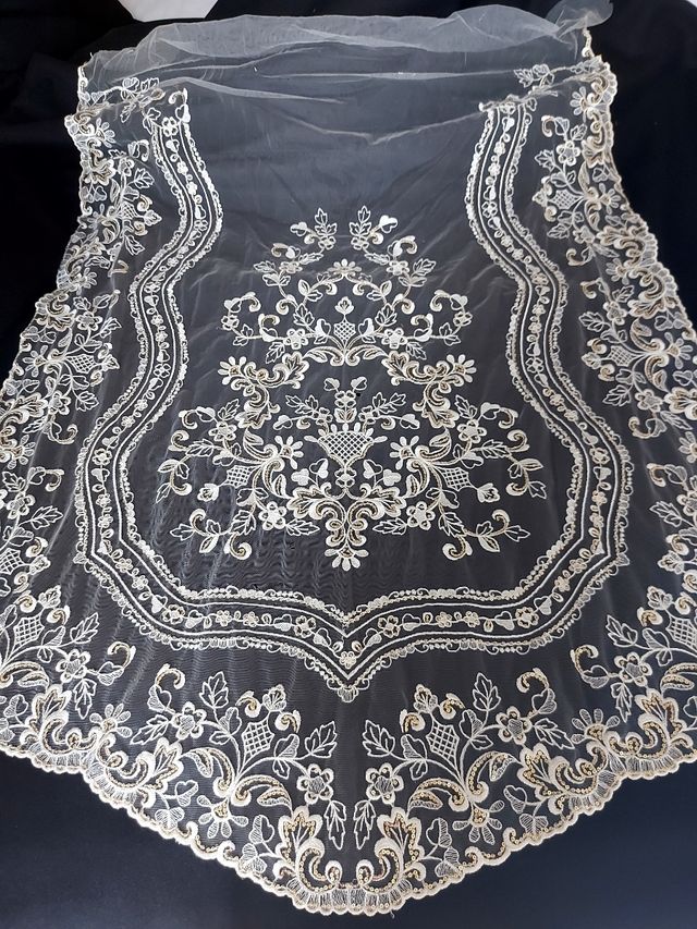 CON DEFECTO. Manteleta y Delantal Fallera.