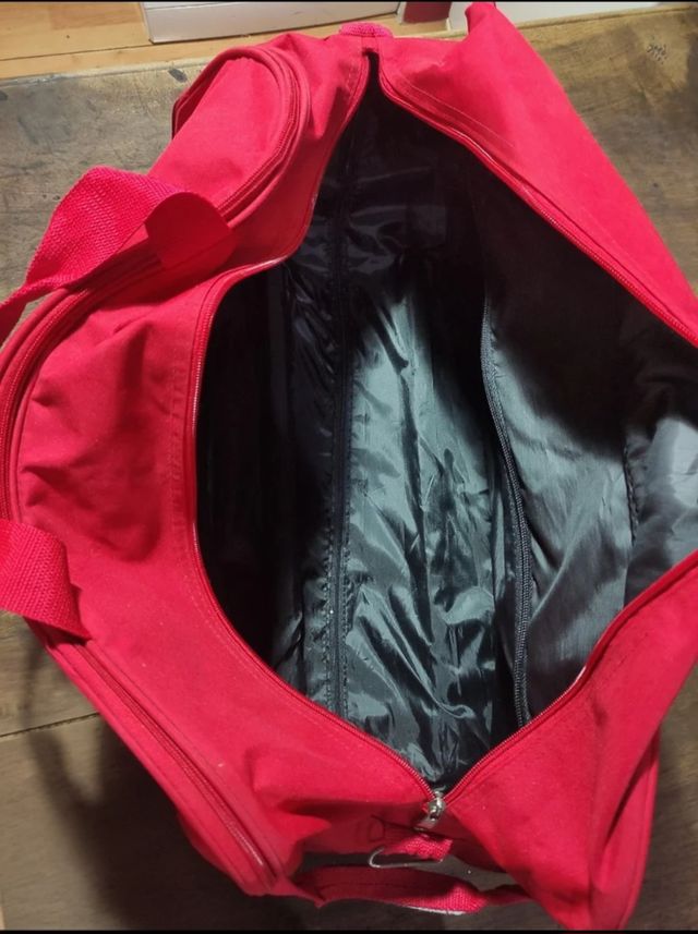 Maleta pequeña con ruedas