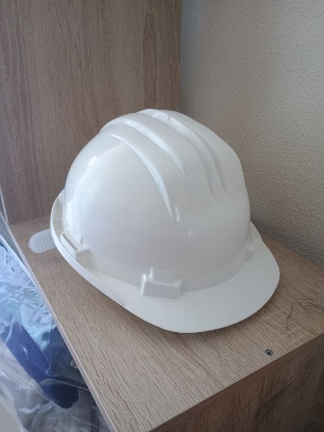 Casco de obra blanco