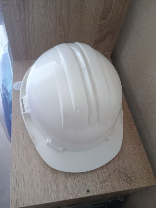 Casco de obra blanco
