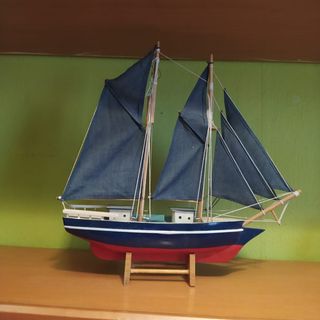 Maqueta Barco Goleta Azul y Rojo