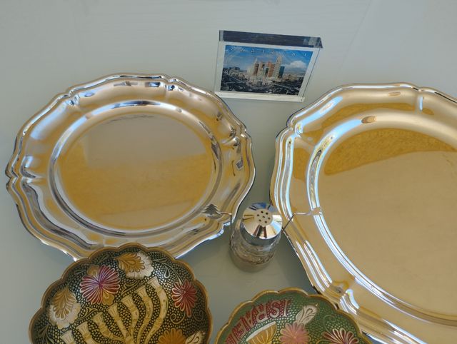 Bandejas de acero inoxidable y cristal