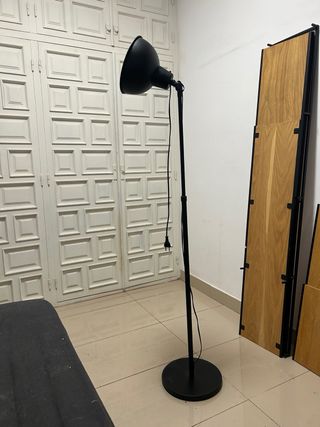 Lámpara de pie Ikea Negra