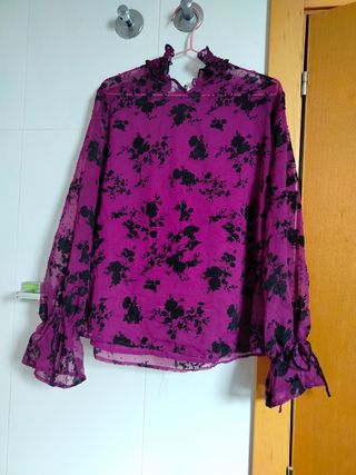 Blusa Amisu Morada Talla 38