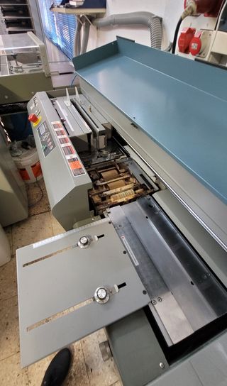 Encoladora/Fresadora de Libros