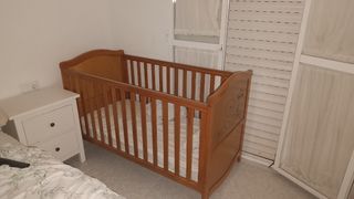 Cuna madera 140x70 colchón nuevo