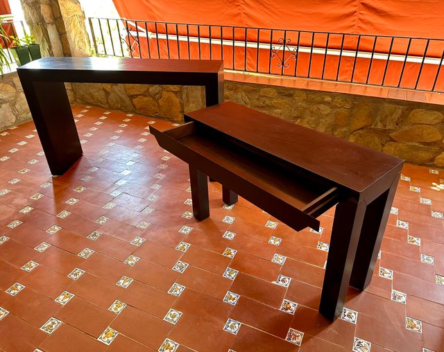 Mesa consola moderna madera oscura marca moveme