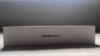 MacBook Pro TouchBar 2020 13” Plata +CARGADOR 