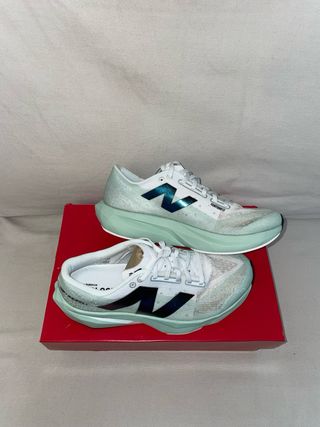 Zapatillas New Balance Fuelcell Rebel v4