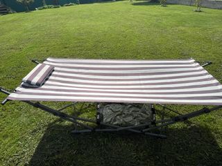 Hamaca de jardín con armazón de metal